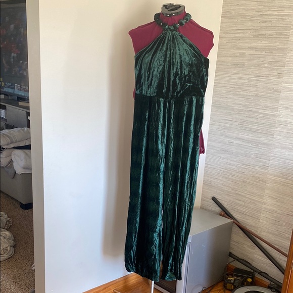 Samantha Pleet Green Velvet Jumpsuit (Size 4) - Picture 2 of 10